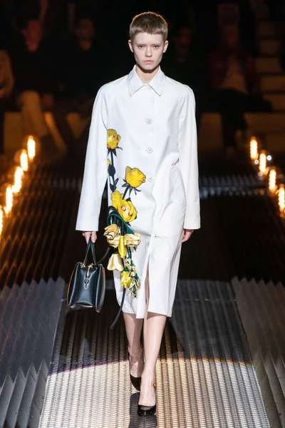 Look 8